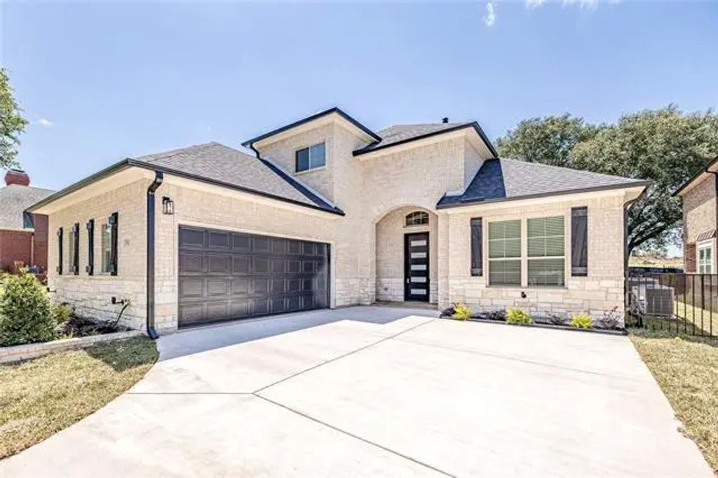 2902 Bluffview Drive, Garland