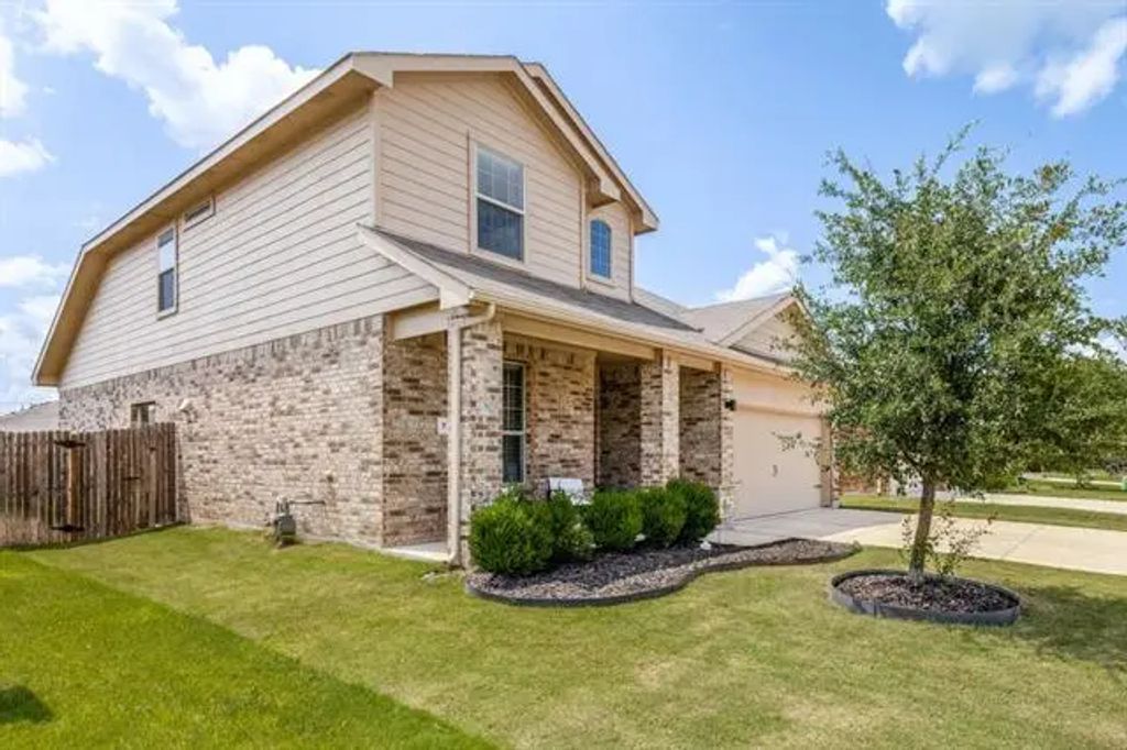 7113 Wavecrest Way, Fort Worth