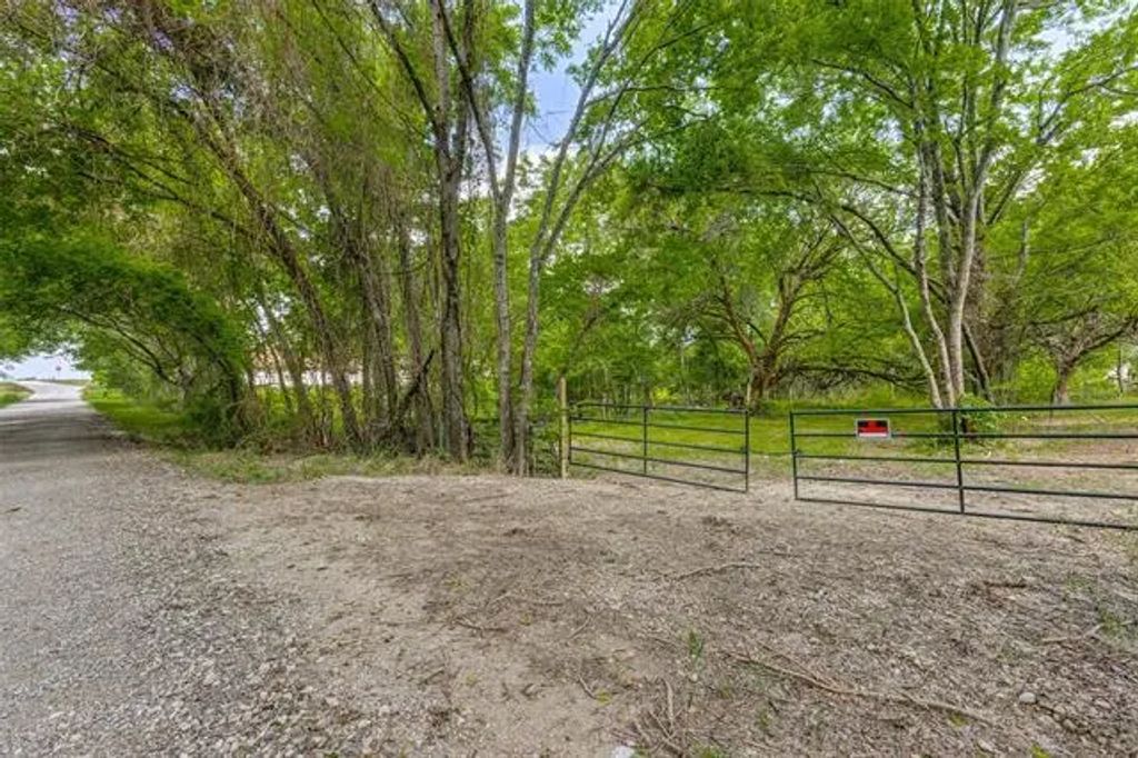 5310 County Road 3209, Campbell