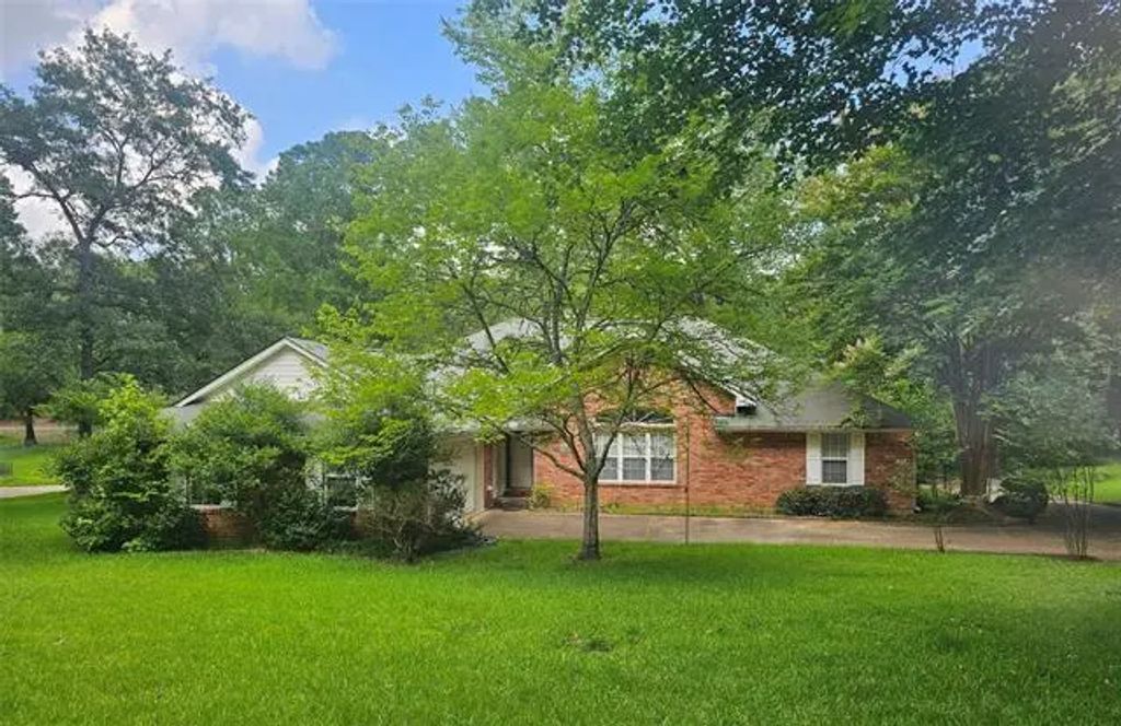 110 Woodcrest Drive, Haughton