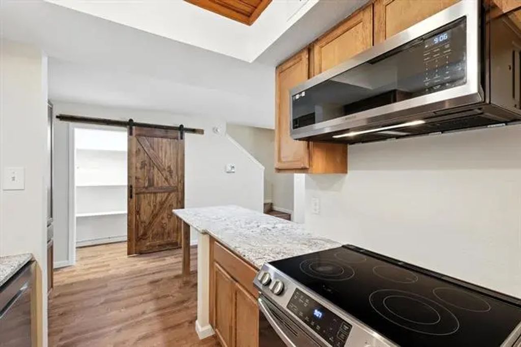 900 W Mulberry Street 7, Denton