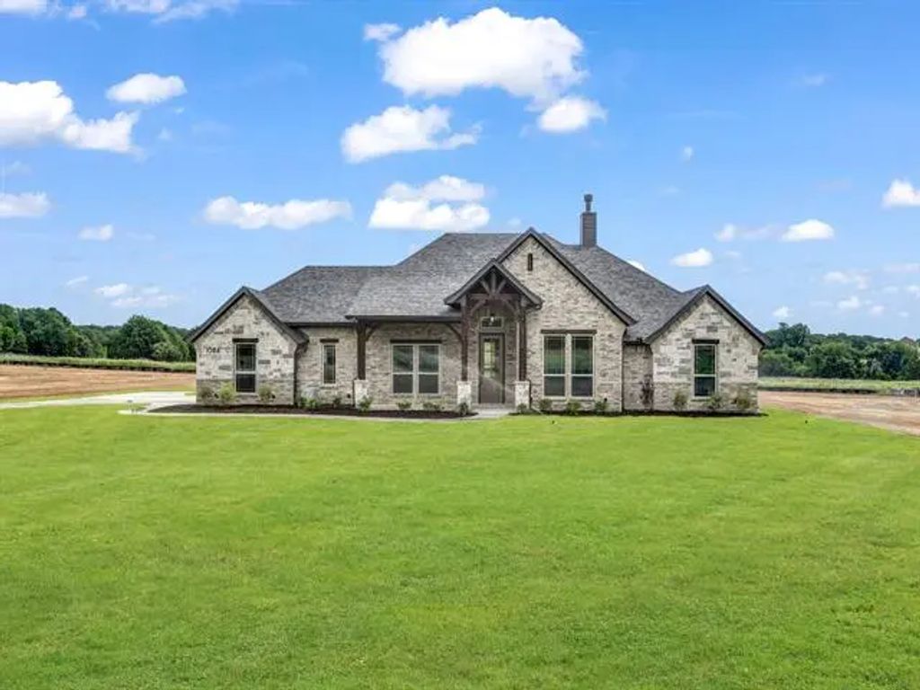 1044 Arbor Vista Drive, Azle