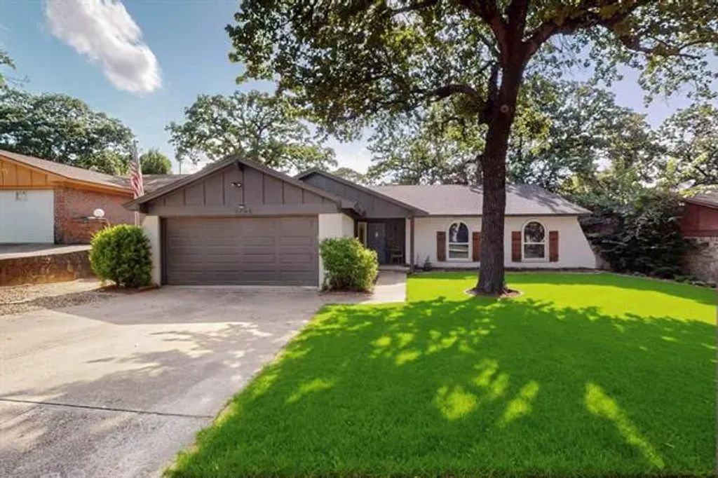5700 Kingstree Court, Arlington