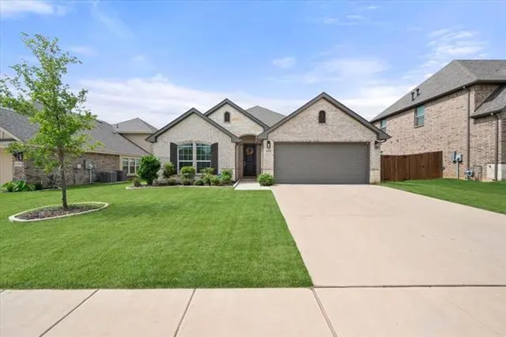 1320 Cedar Creek Lane, Crowley