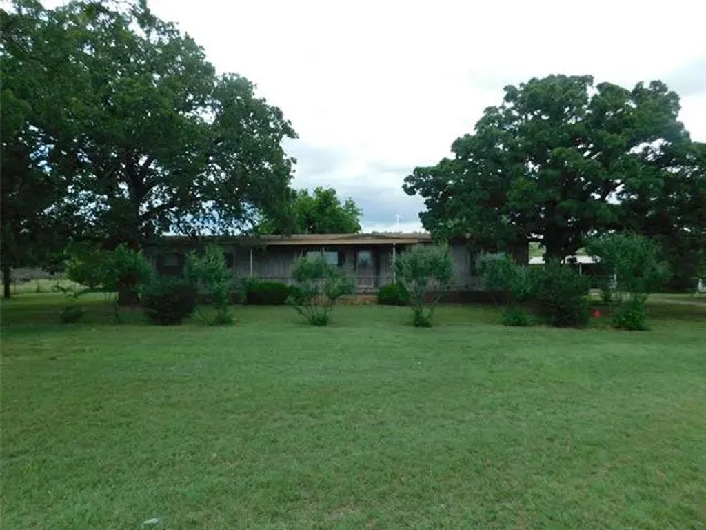 10374 380 Highway, Jacksboro
