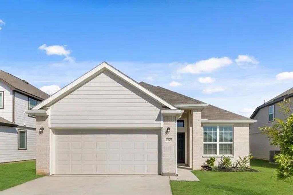 1029 Wind Drift Way, Fort Worth