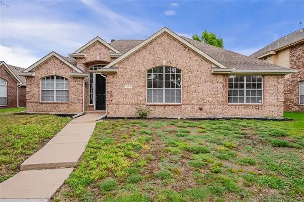 1524 Brewster Drive, Carrollton