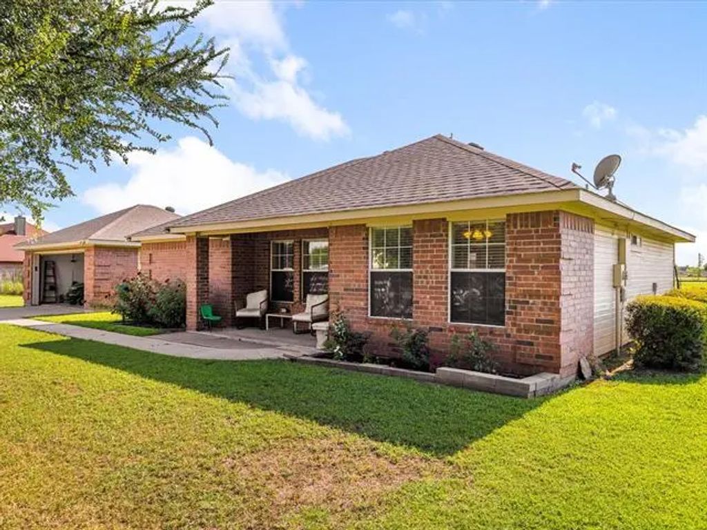 274 County Road 4841, Haslet
