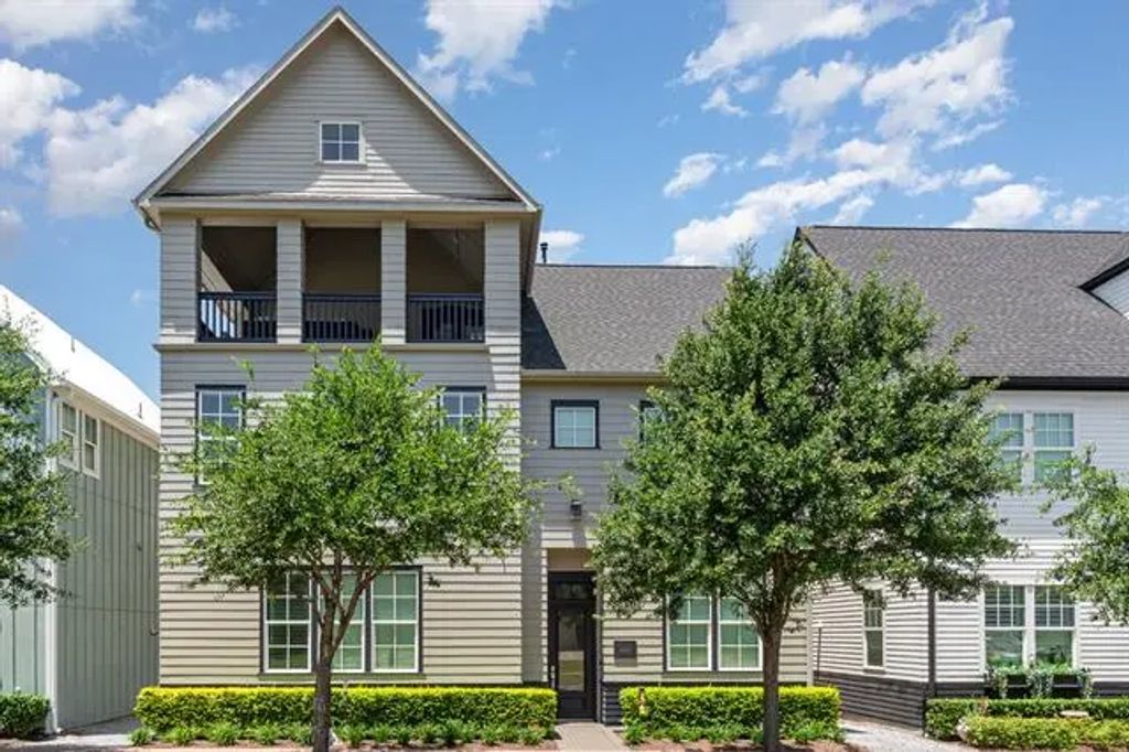 1637 G Avenue, Plano