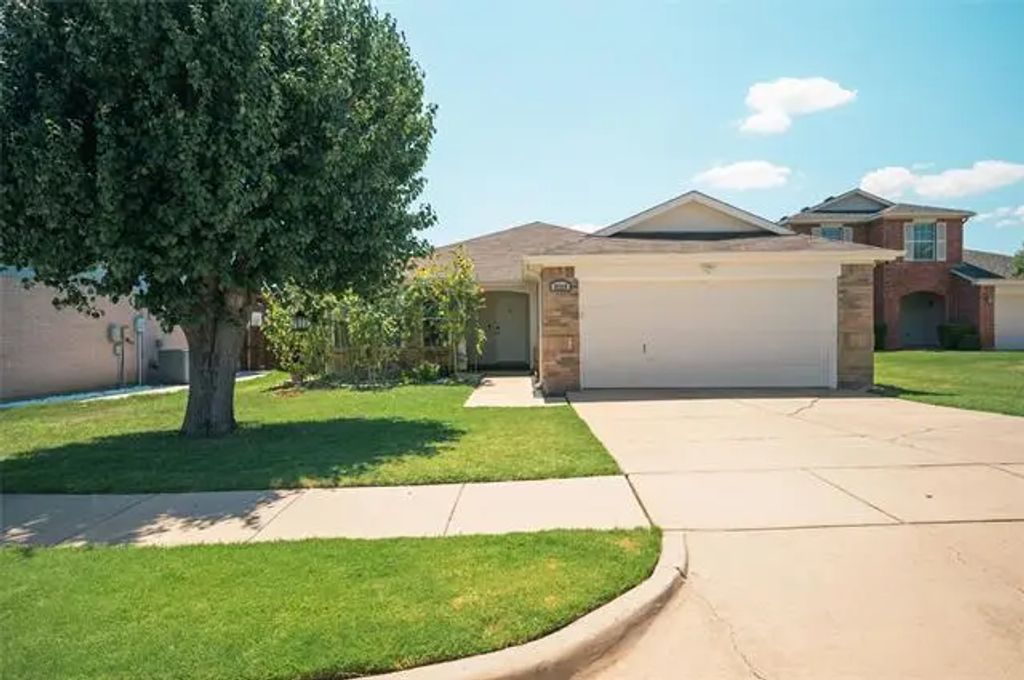 9209 Whistlewood Drive, Fort Worth