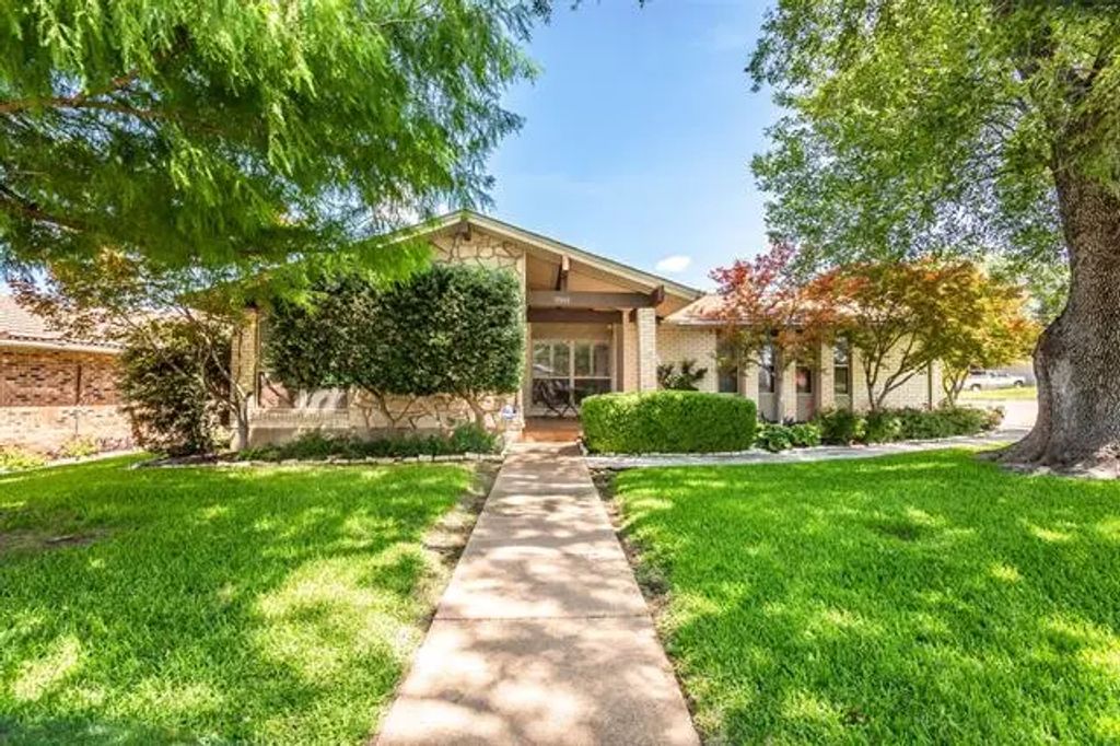 3501 Esplendor Avenue, Irving