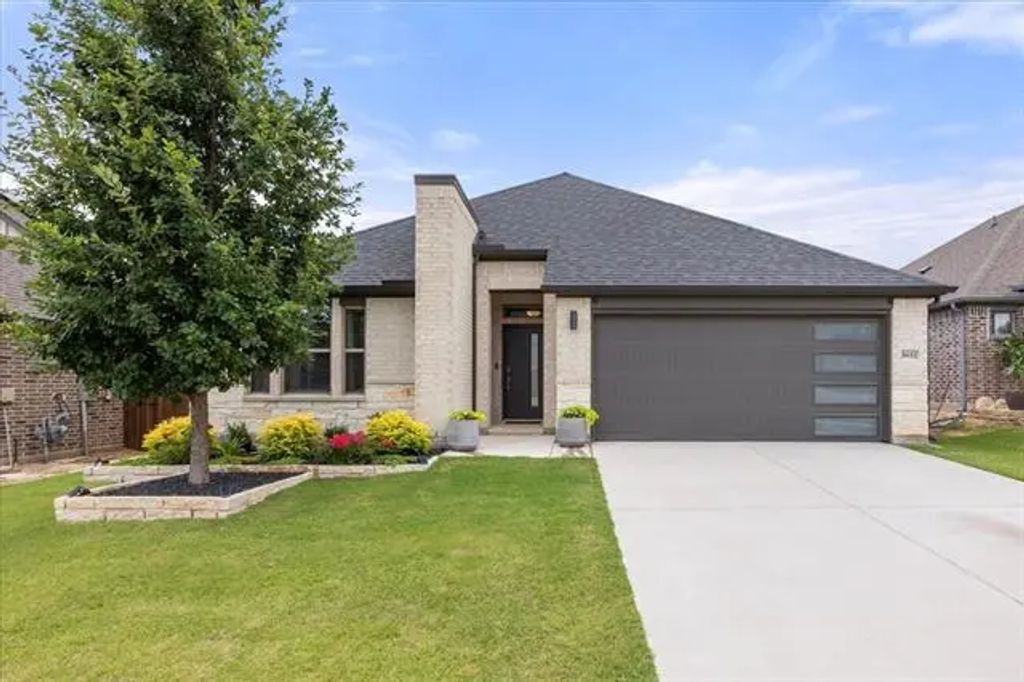 5652 Caliza Trail, Fort Worth