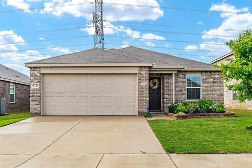 4449 Greenham Lane, Fort Worth