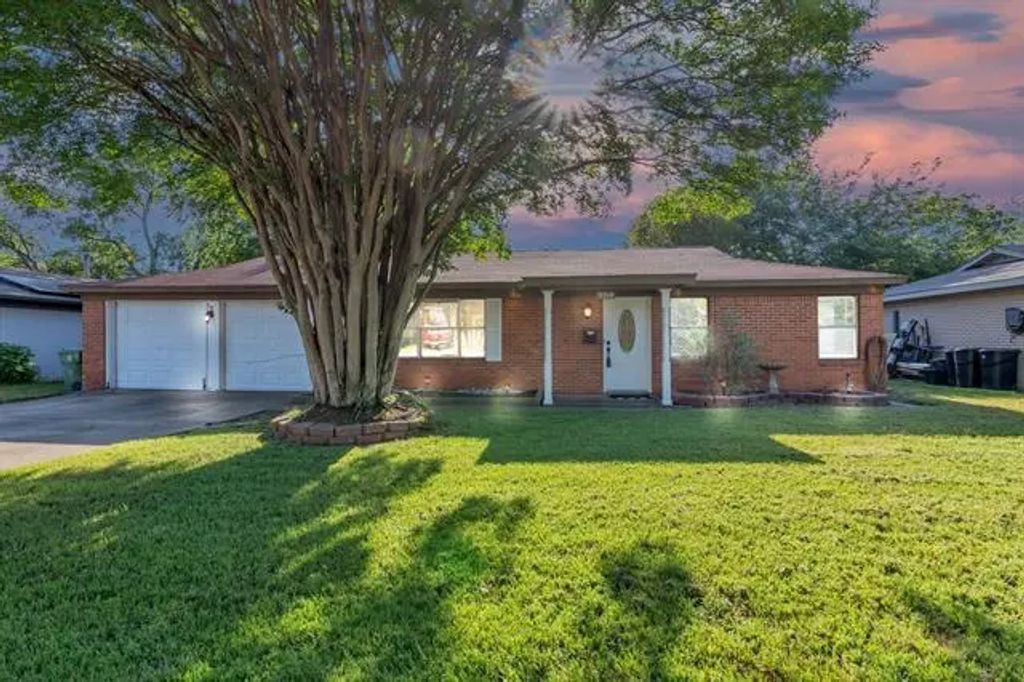 3510 Reeves Street, North Richland Hills