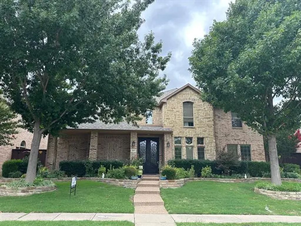 8013 Sutherland Lane, Plano