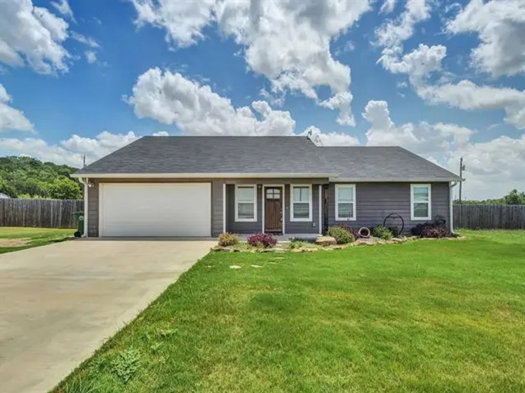 204 Holly Hill Road, Mineral Wells