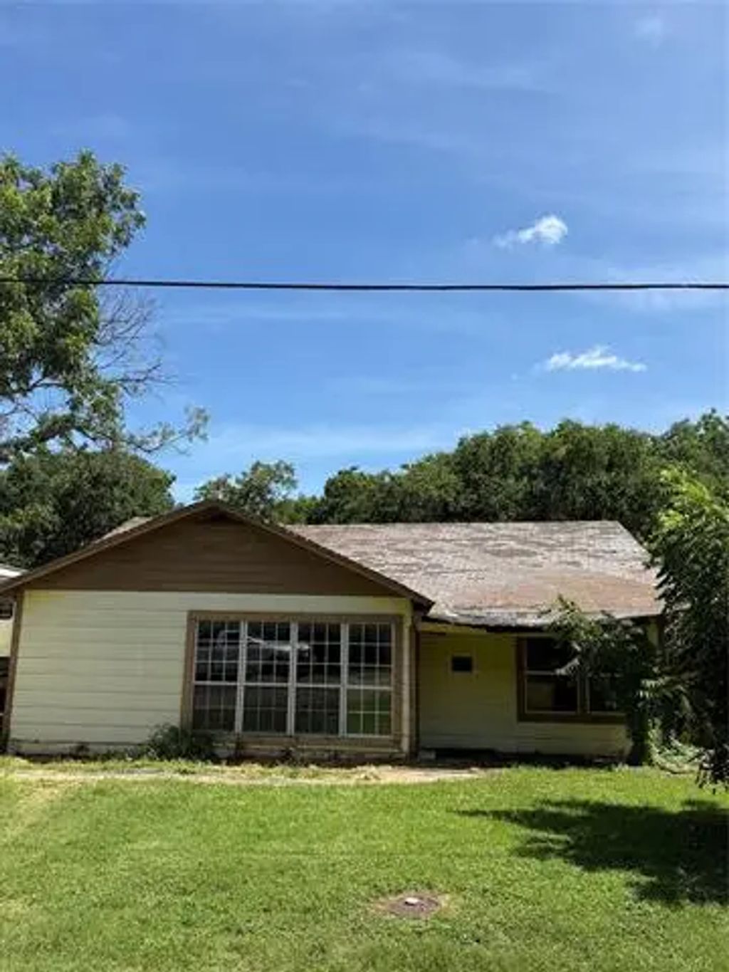 401 E Labadie Avenue, De Leon