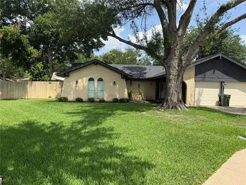 2521 Westchester Drive, Arlington