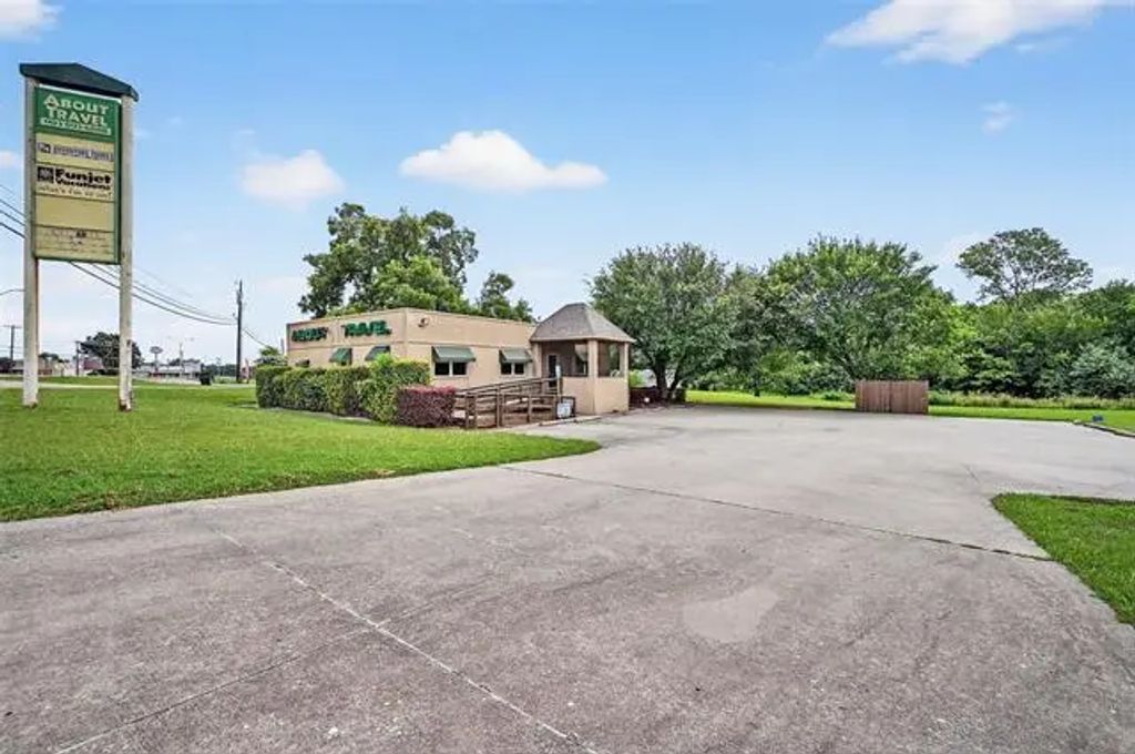 5011 Texoma Parkway, Sherman