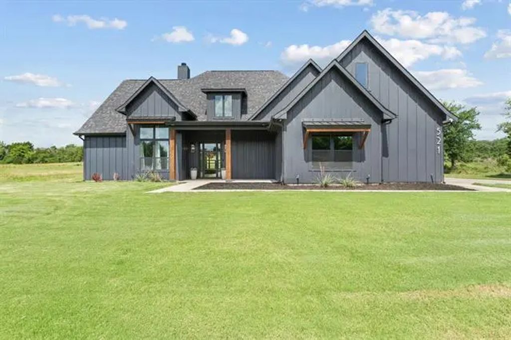 521 Echo Glade Court, Azle