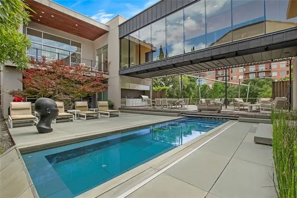 2913 Sale Street, Dallas