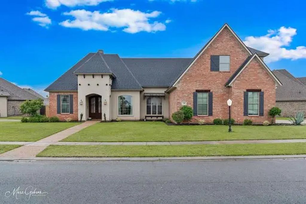 700 Dumaine Drive, Bossier City
