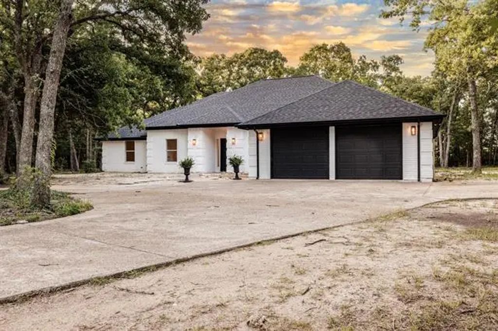 10206 County Road 2450, Terrell