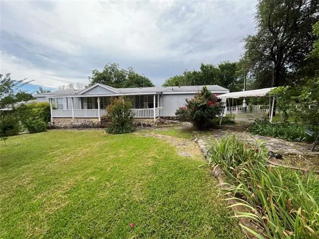 3300 State Highway 220, Hico