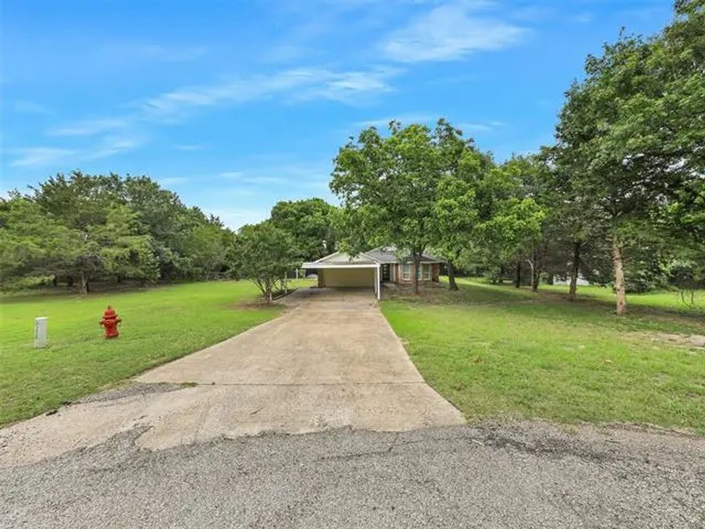 351 Oak Creek Drive, New Hope