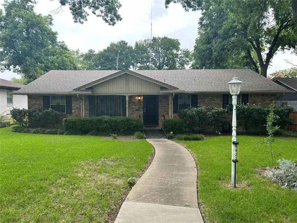 8823 Bretshire Drive, Dallas