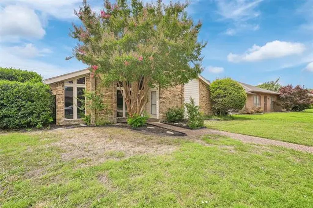 1506 Silverleaf Drive, Carrollton