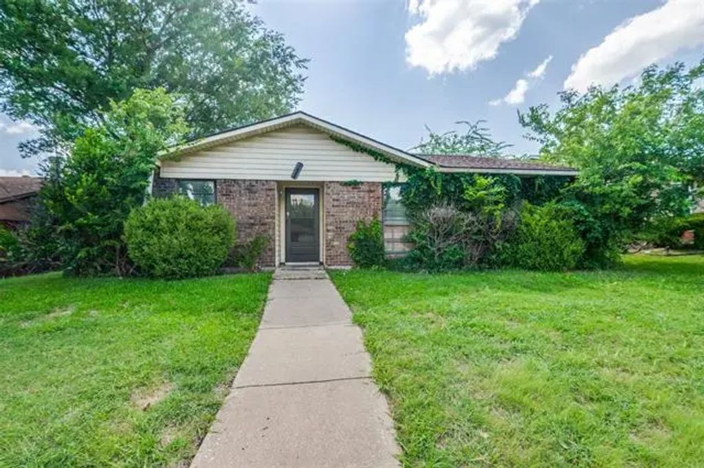 7426 Cloverglen Drive, Dallas