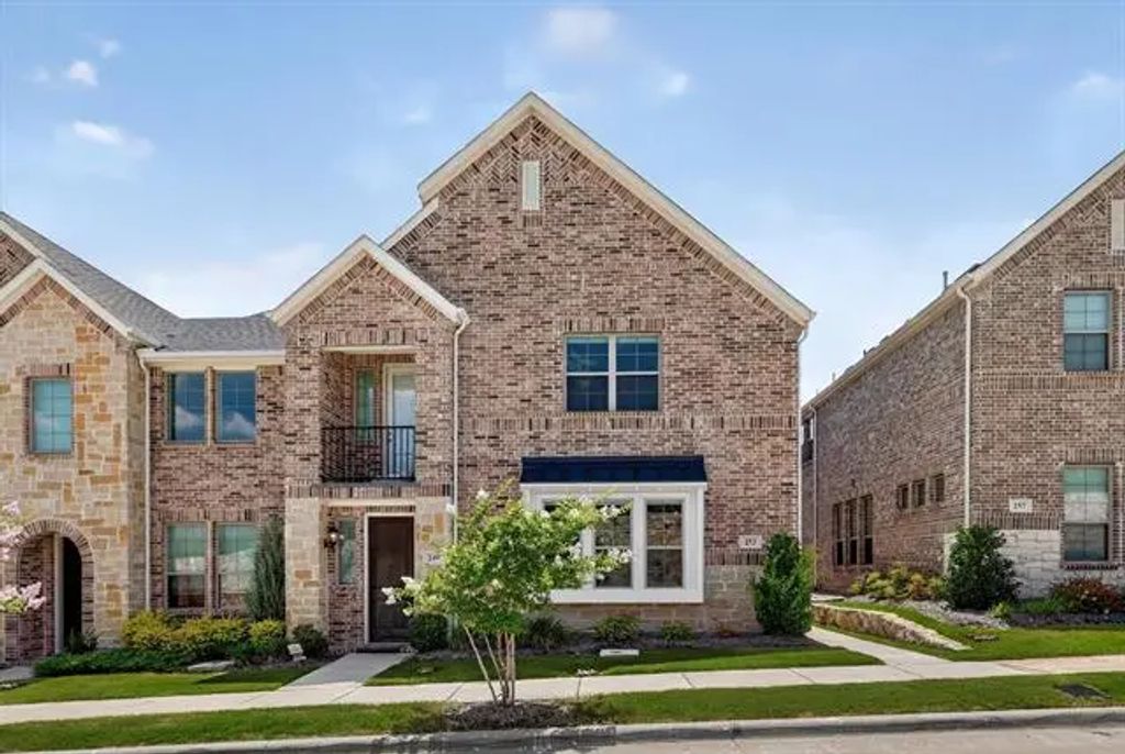 253 Mcconathy Way, Flower Mound