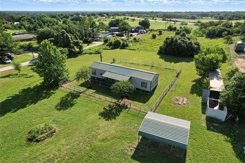 1144 Champ Lane, Springtown