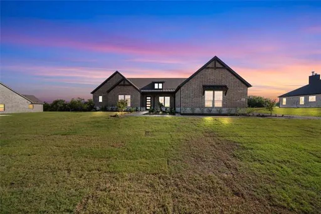 407 Indian Creek Road, Van Alstyne