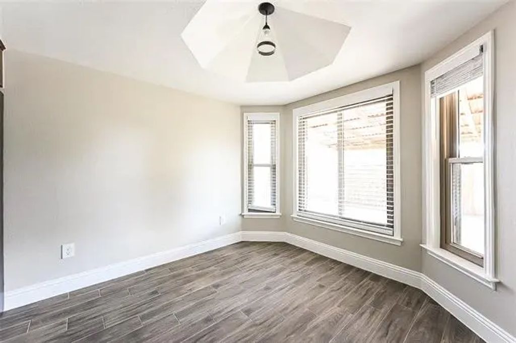 524 E Lark Court, DeSoto