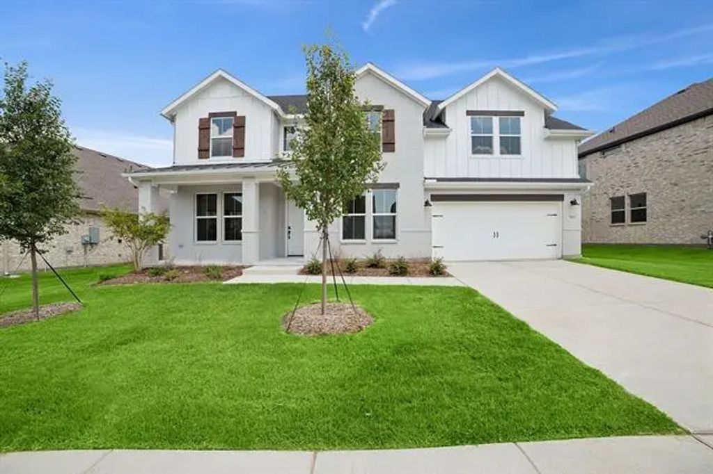 751 Emerald Heights, Lavon