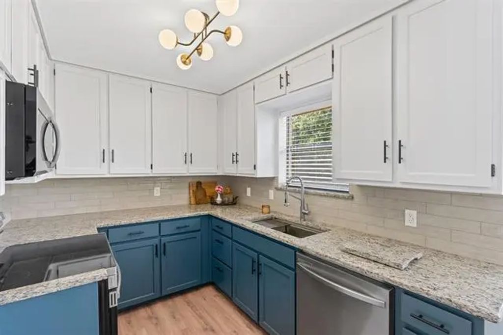 900 Hollow Creek Road, Burleson