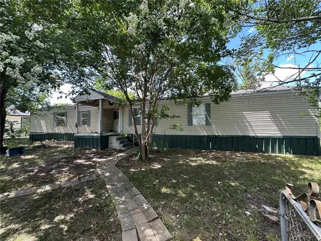 1204 Traders Road, Greenville