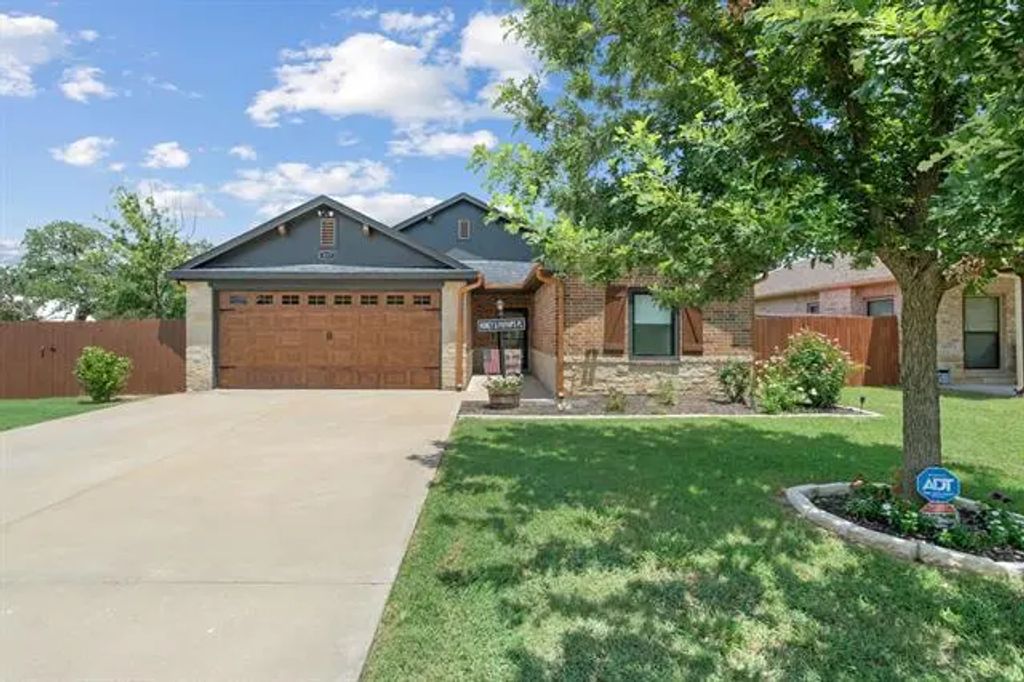 417 Magnolia Street, Hico