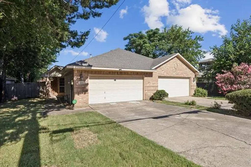 235 S Briery Road, Irving