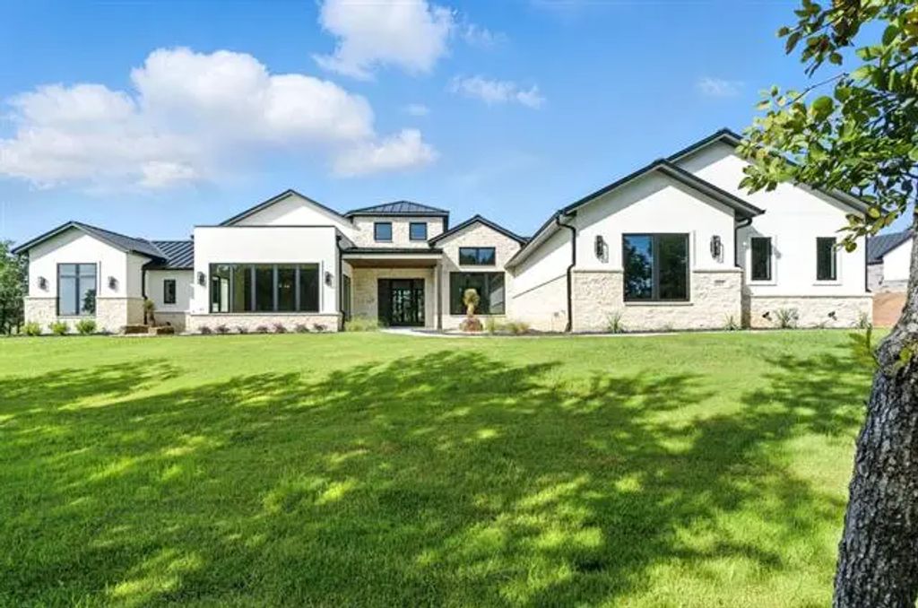 527 Royal Santana Run, Weatherford