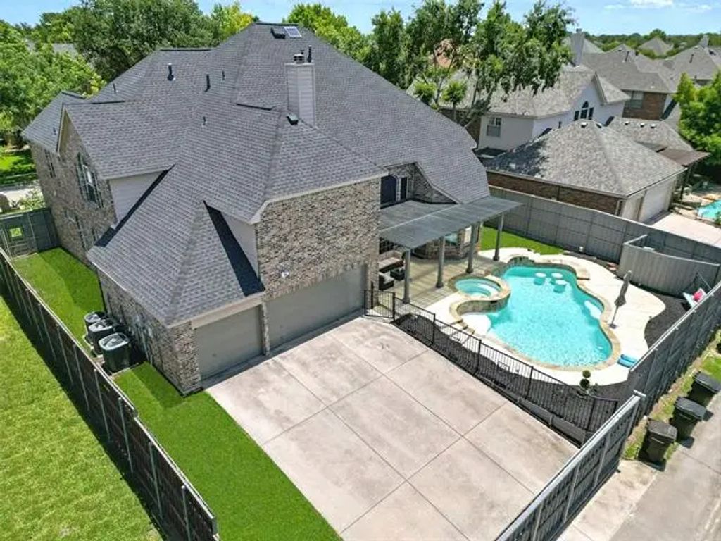 8105 Hazeltine Drive, Plano