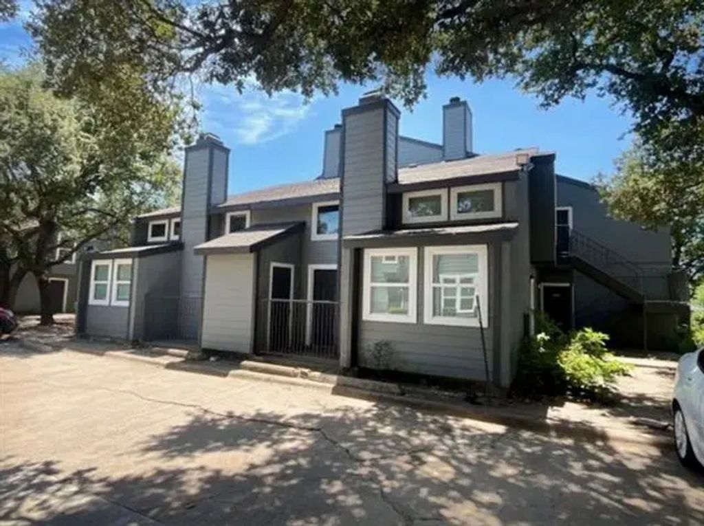 9696 Walnut Street 2005, Dallas