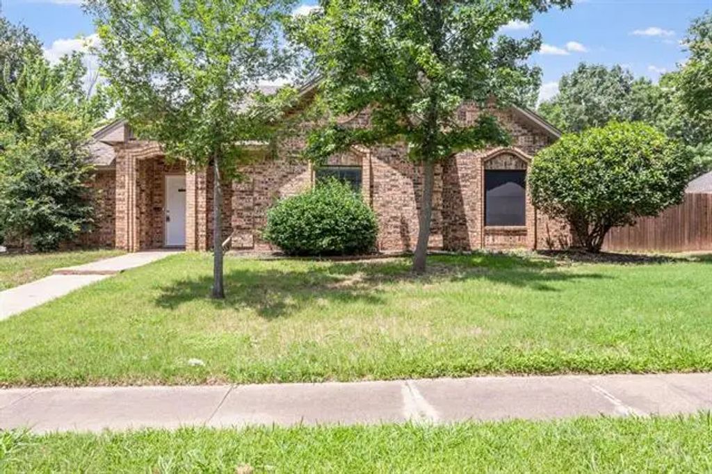 1416 Sweetgum Circle, Keller
