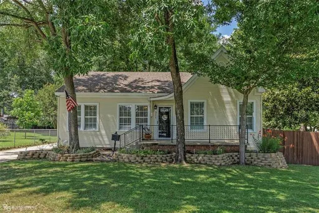 311 Summit Street, Minden