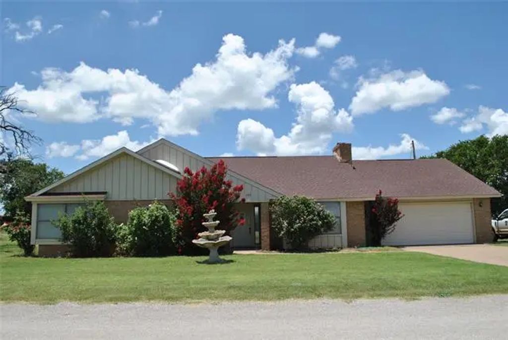 102 Harrison Avenue, Gustine