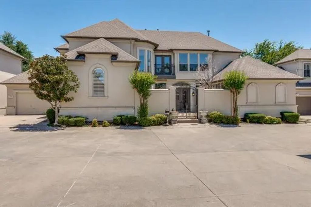 7910 Fair Oaks Avenue, Dallas