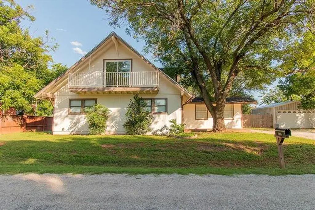 1005 Whippoorwill Drive, Granbury