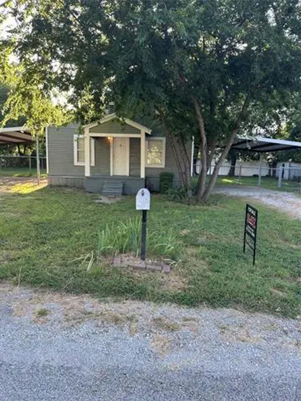 210 N Avenue C, Springtown